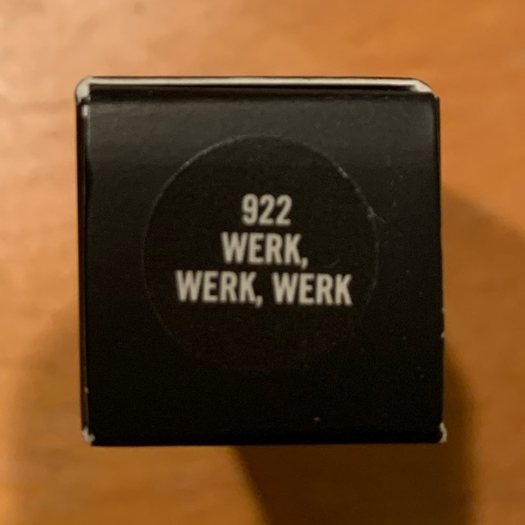 ✨5X HP✨🌺 2/$20 MAC Powder Kiss Lipstick in Werk - Picture 4 of 7